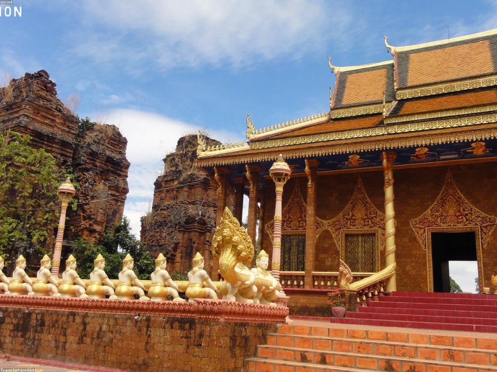 តួអង្គប្រវត្តិសាស្ត្រនៅកម្ពុជាក្នុងសតវត្សទី២០